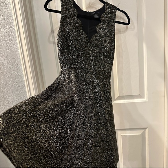 Aqua Brand Bloomingdales Scalloped Neck Dress Gold Glitter Black Small NYE Party - Picture 6 of 12